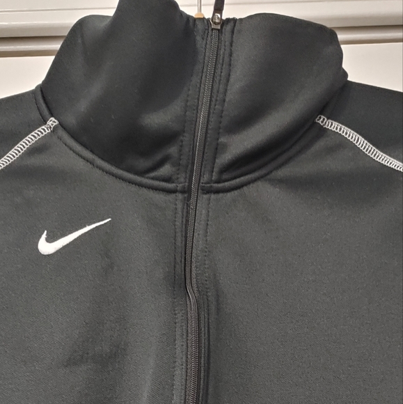 Nike brand Therma-Fit jacket Size Small - Picture 2 of 3